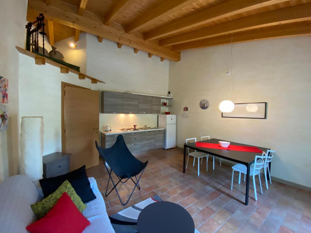 L'Isolo B&B E Case Vacanza Monzambano Bagian luar foto