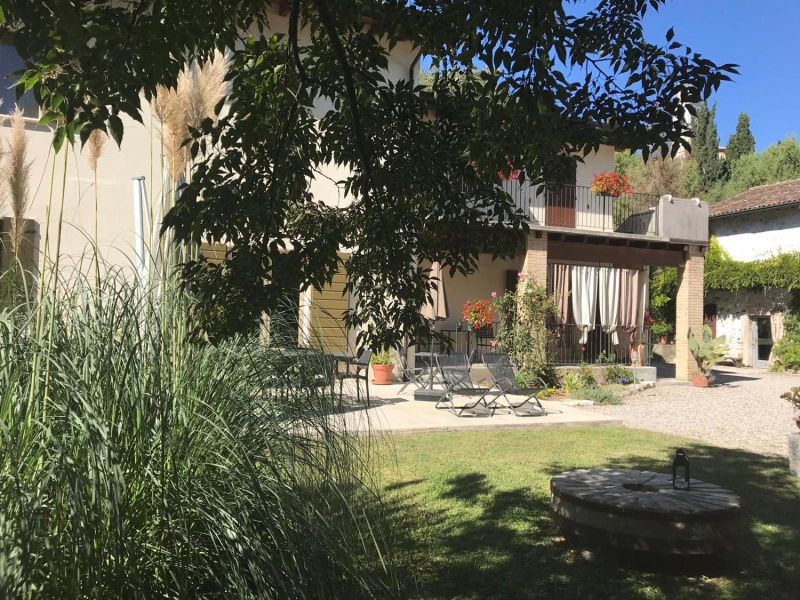 L'Isolo B&B E Case Vacanza Monzambano Bagian luar foto