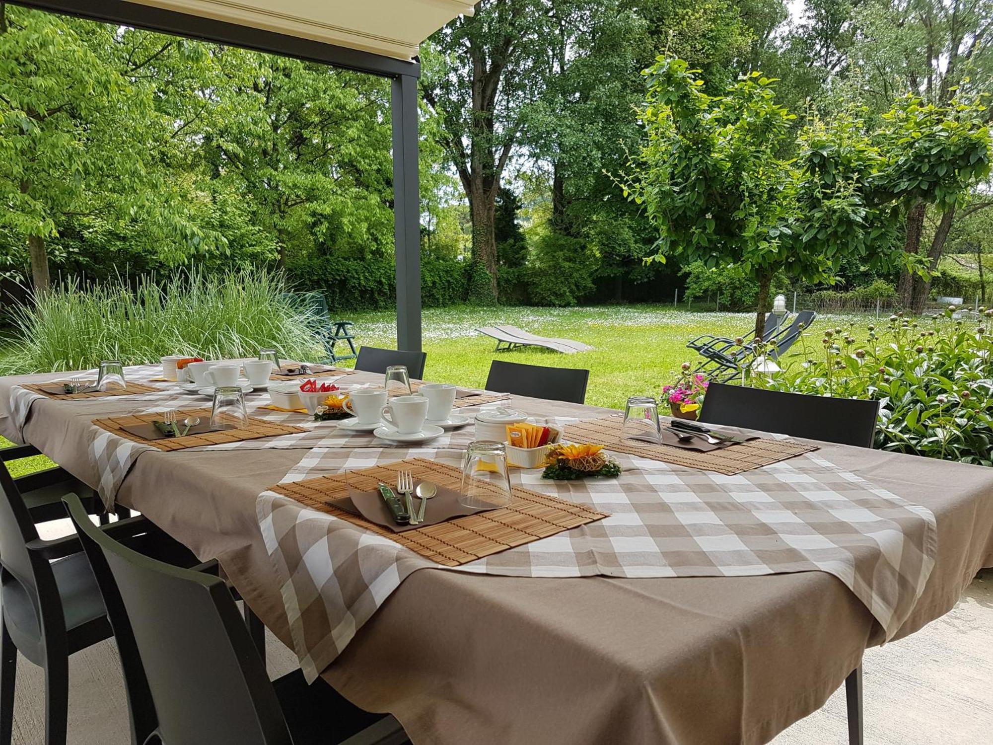 L'Isolo B&B E Case Vacanza Monzambano Bagian luar foto