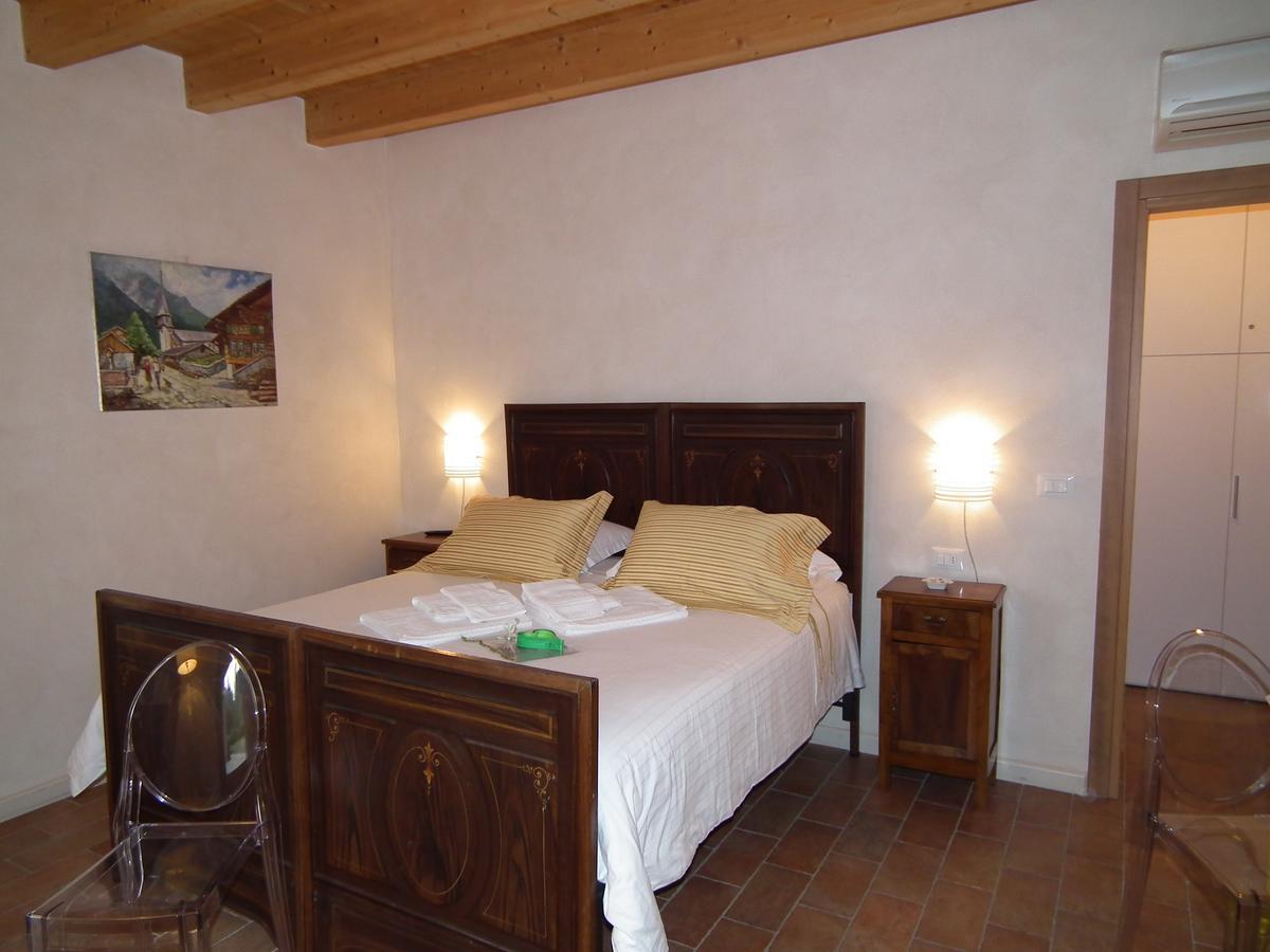 L'Isolo B&B E Case Vacanza Monzambano Bagian luar foto