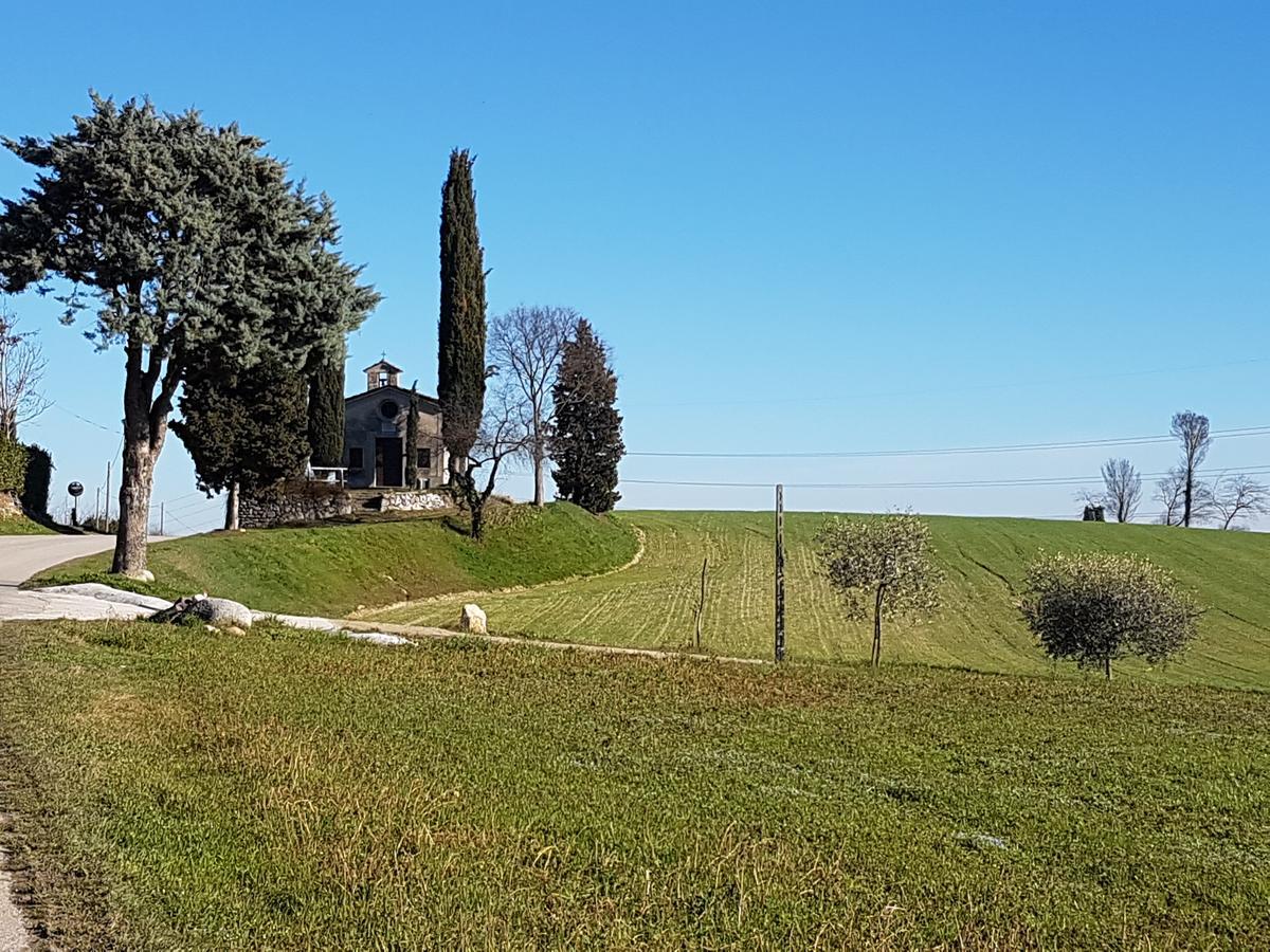 L'Isolo B&B E Case Vacanza Monzambano Bagian luar foto
