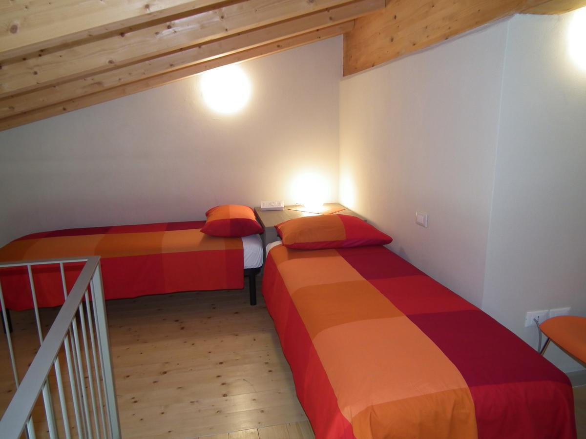 L'Isolo B&B E Case Vacanza Monzambano Bagian luar foto