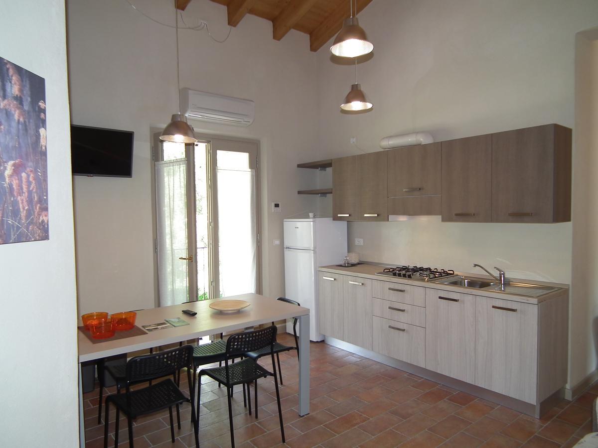 L'Isolo B&B E Case Vacanza Monzambano Bagian luar foto