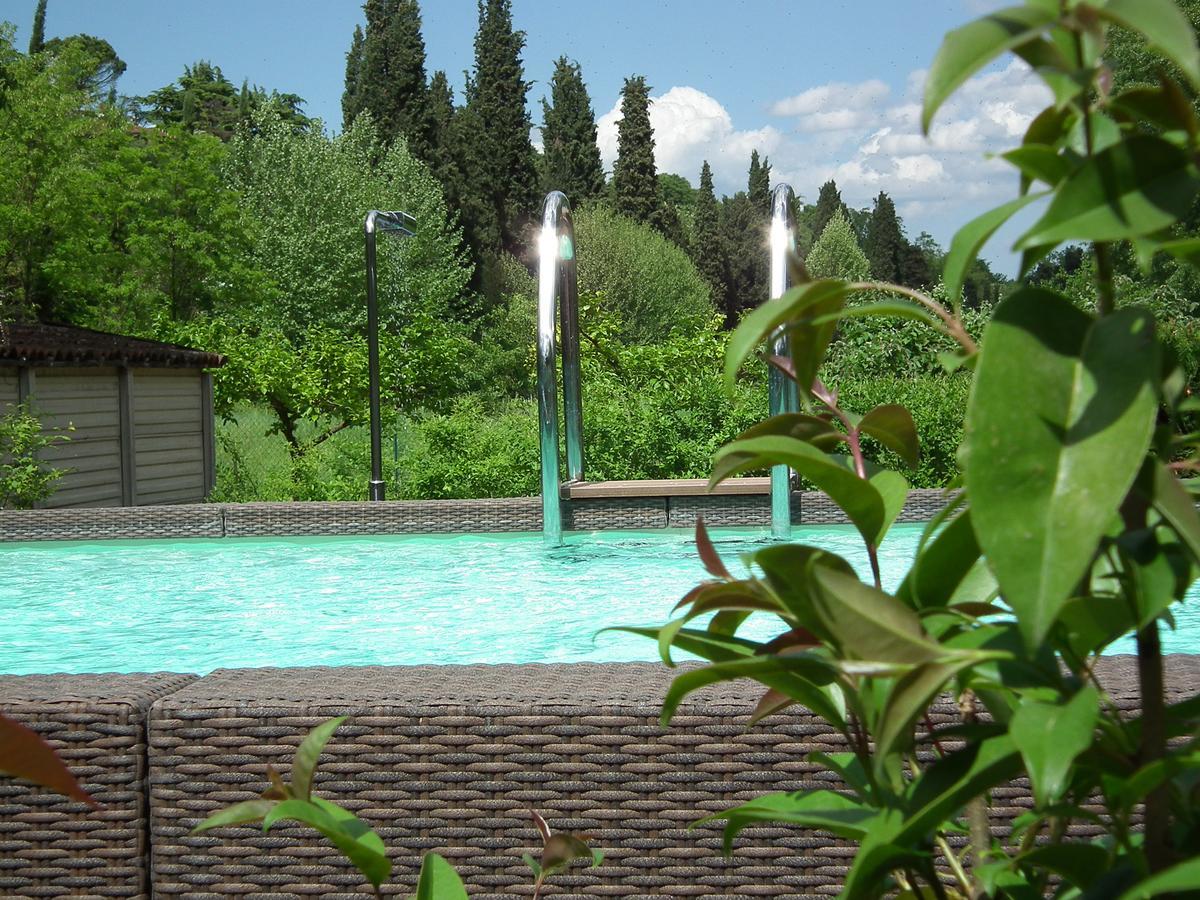 L'Isolo B&B E Case Vacanza Monzambano Bagian luar foto