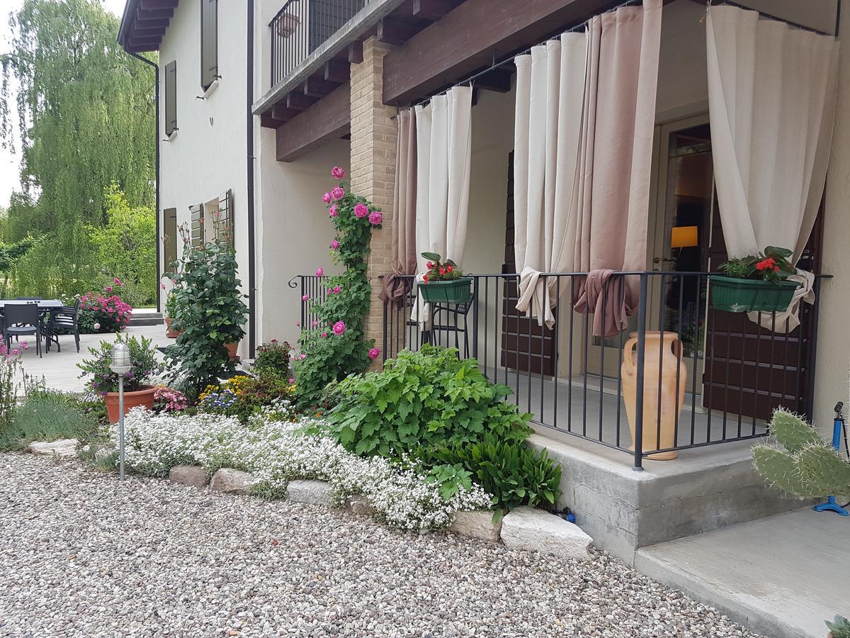 L'Isolo B&B E Case Vacanza Monzambano Bagian luar foto