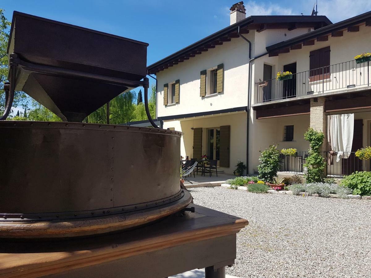 L'Isolo B&B E Case Vacanza Monzambano Bagian luar foto