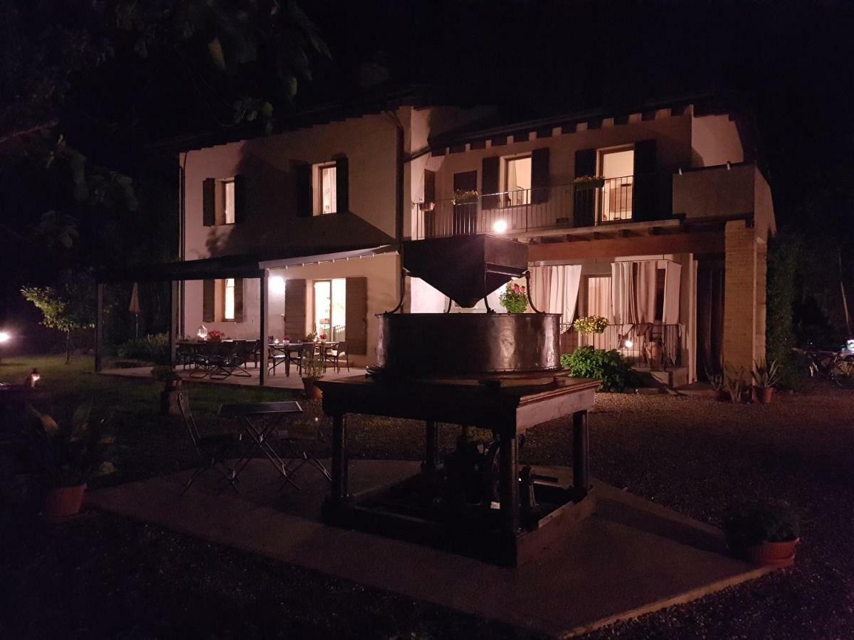 L'Isolo B&B E Case Vacanza Monzambano Bagian luar foto
