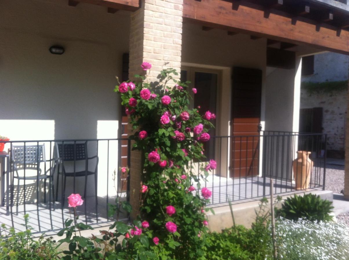 L'Isolo B&B E Case Vacanza Monzambano Bagian luar foto