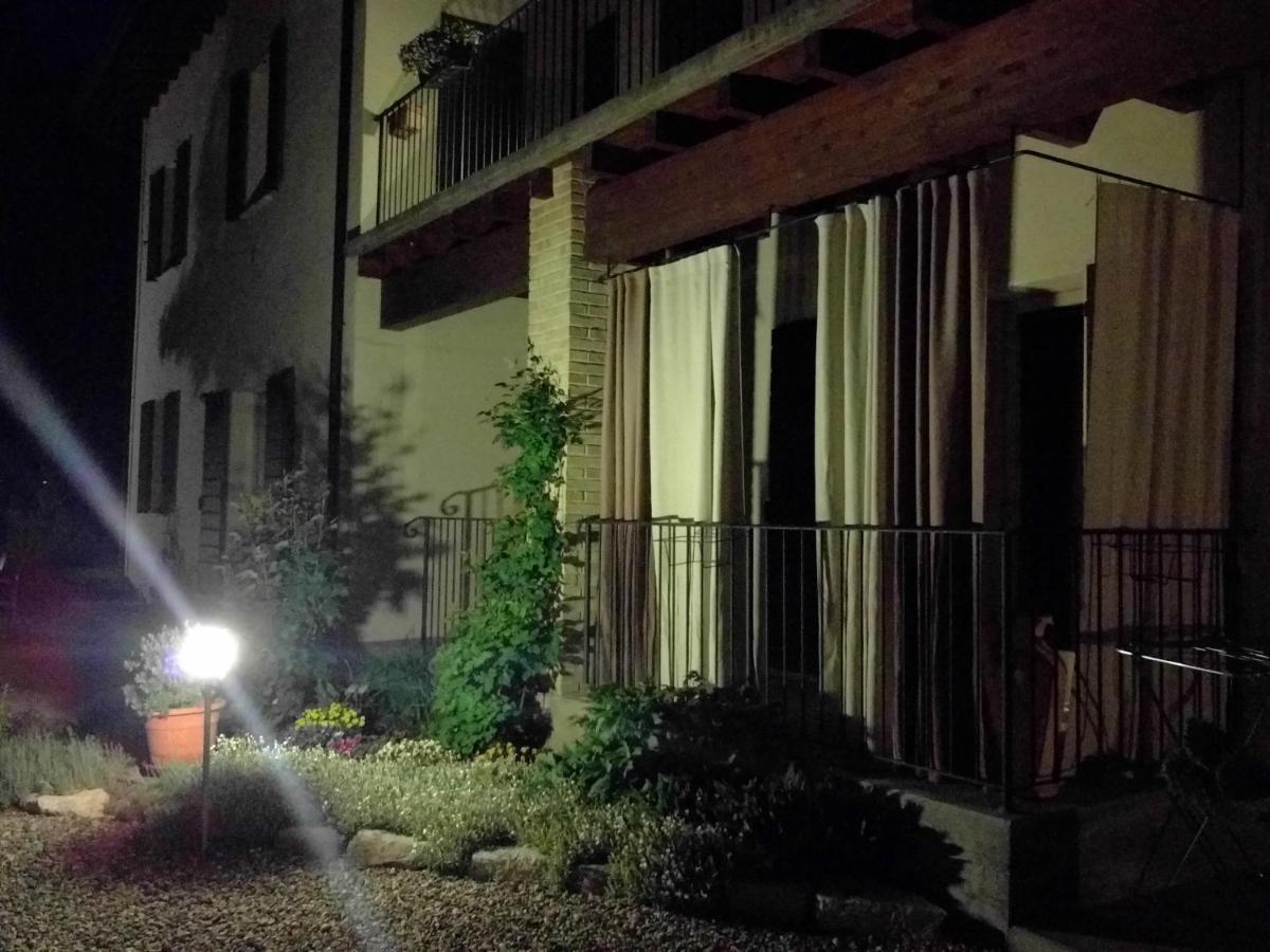 L'Isolo B&B E Case Vacanza Monzambano Bagian luar foto